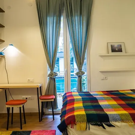 Bond & Sue * Βουδαπέστη