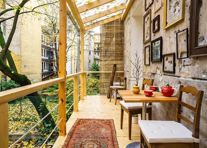 Bond & Sue Apartment Budapest