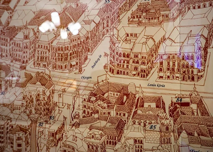 Bond & Sue Apartment