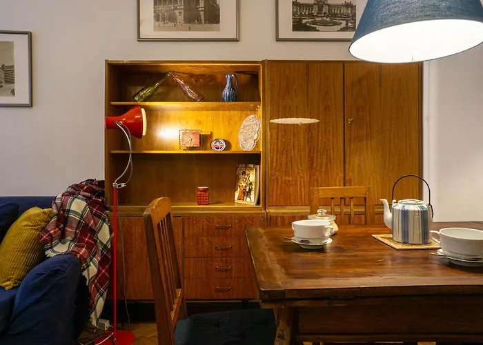 Bond & Sue Apartment *