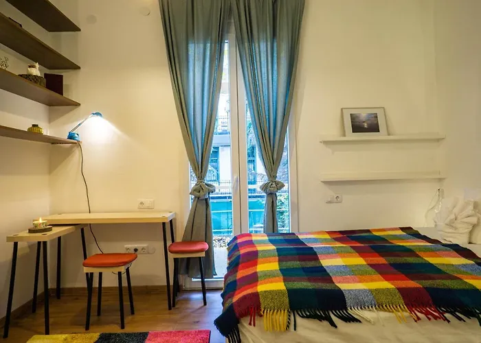 Bond & Sue * Budapest